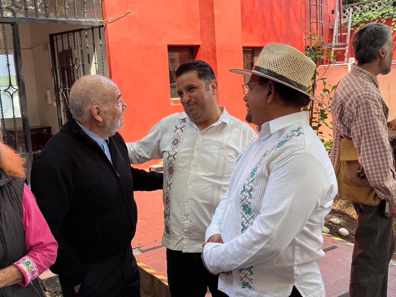 En reunión con José Luis Gutiérrez Neri y Pedro Moctezuma Barragán - Foto 4